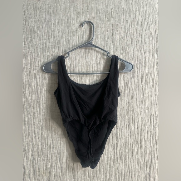 SKIMS Fits Everybody Square Neck Bodysuit size L - Picture 3 of 4